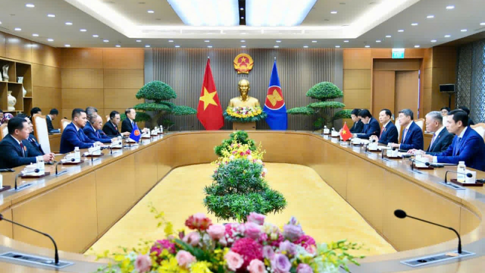 Thủ tướng: Thúc đẩy sớm hoàn thiện thủ tục phê chuẩn Hiệp định ASEAN về dẫn độ