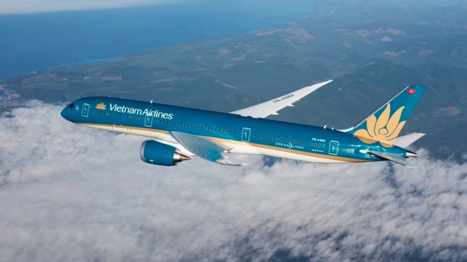 Vietnam Airlines reschedules flights due to Indonesian volcanic ash