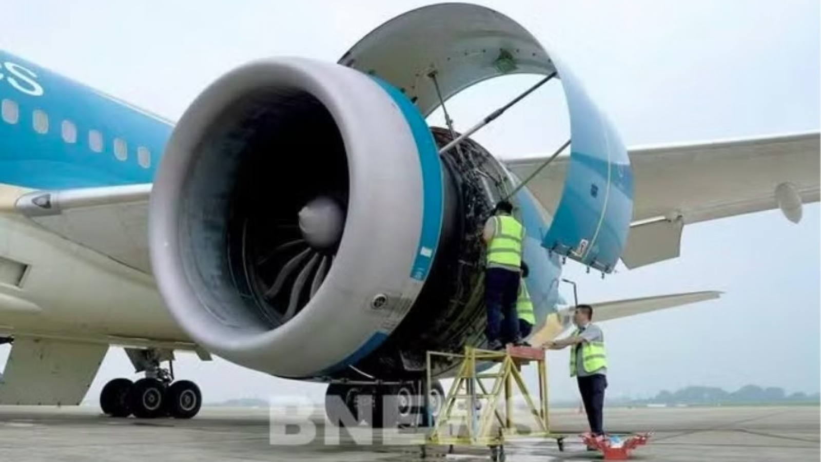 Vietnam Airlines pilots green solutions on Hanoi–London route