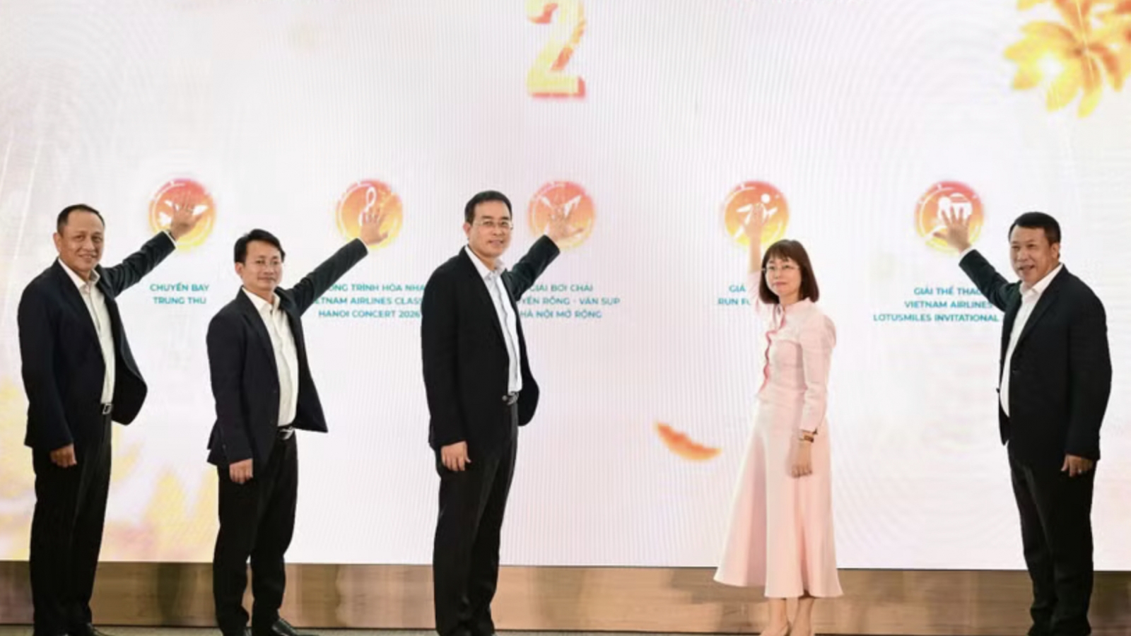 Vietnam Airlines launches Hanoi autumn tourism campaign