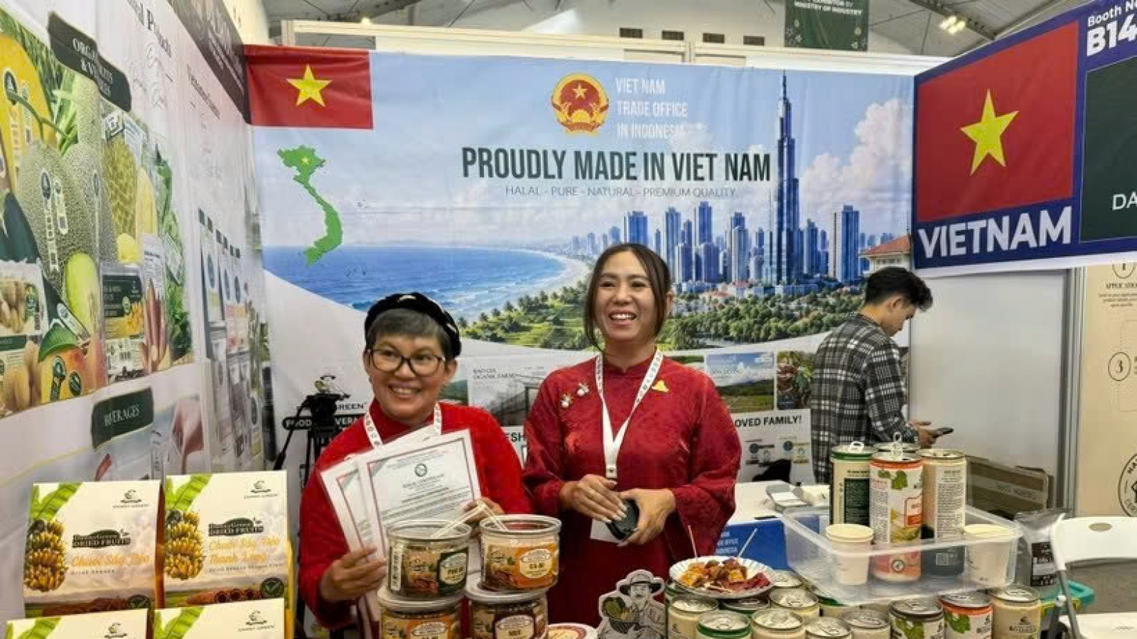 Vietnam showcases diverse halal products at Indonesia trade fair