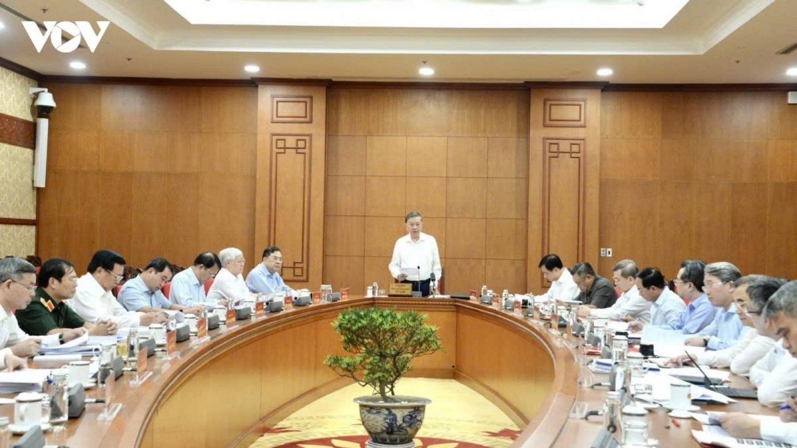 Vietnam moves to clarify rules on Party members in private business