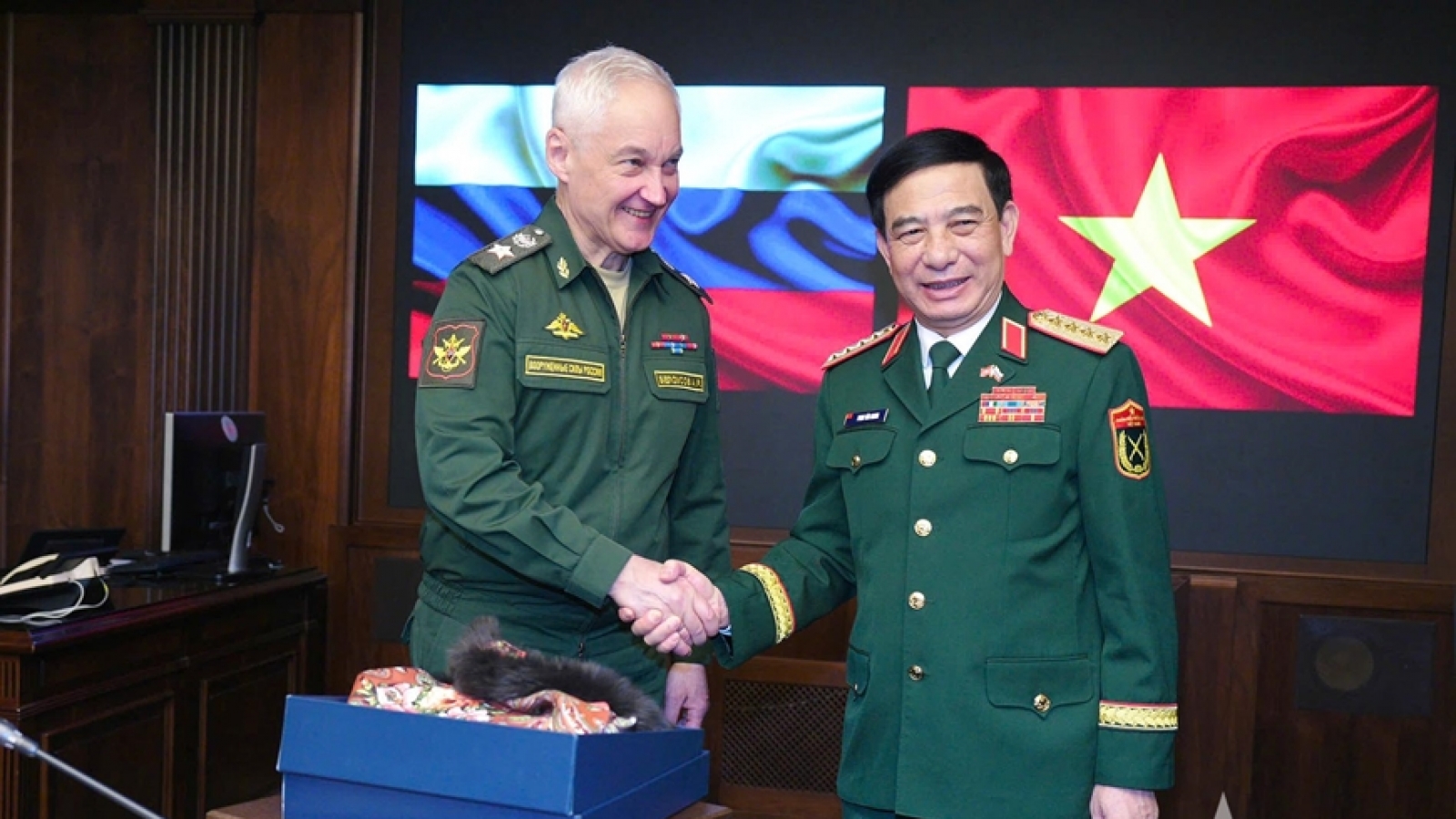 Vietnam, Russia to elevate defence cooperation as strategic pillar