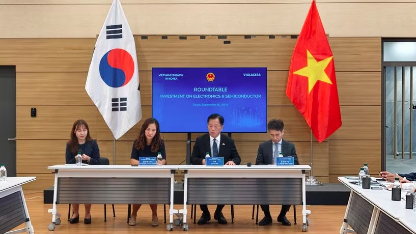 Vietnam, RoK push cooperation in semiconductor and electronics sectors