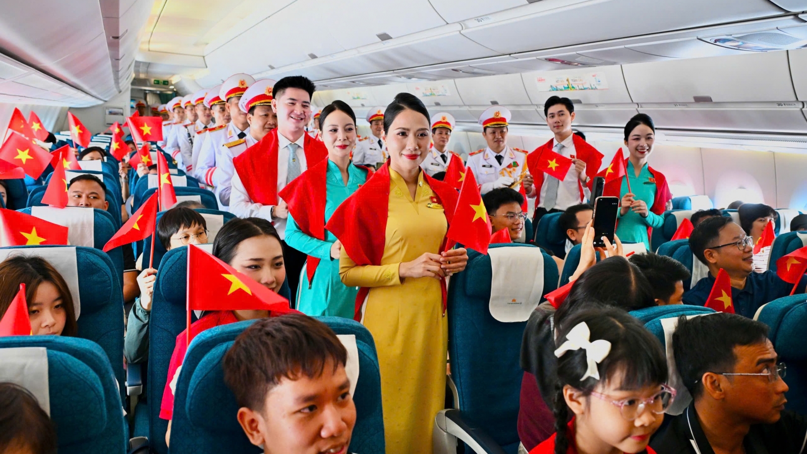 Doanh thu hơn 114.000 tỷ, Vietnam Airlines duy trì tăng trưởng hai con số