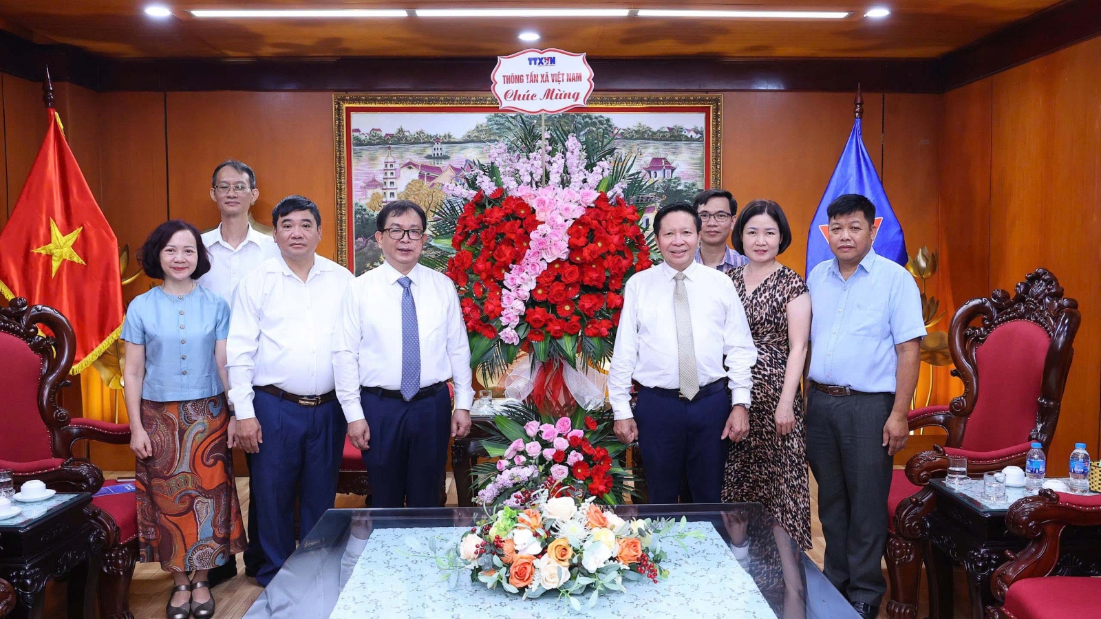 Thông tấn xã Việt Nam chúc mừng VOV nhân kỷ niệm 81 năm thành lập