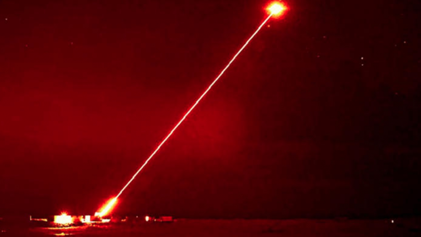 Mỹ đưa vũ khí laser tới Hormuz, mở màn cuộc săn UAV và tên lửa