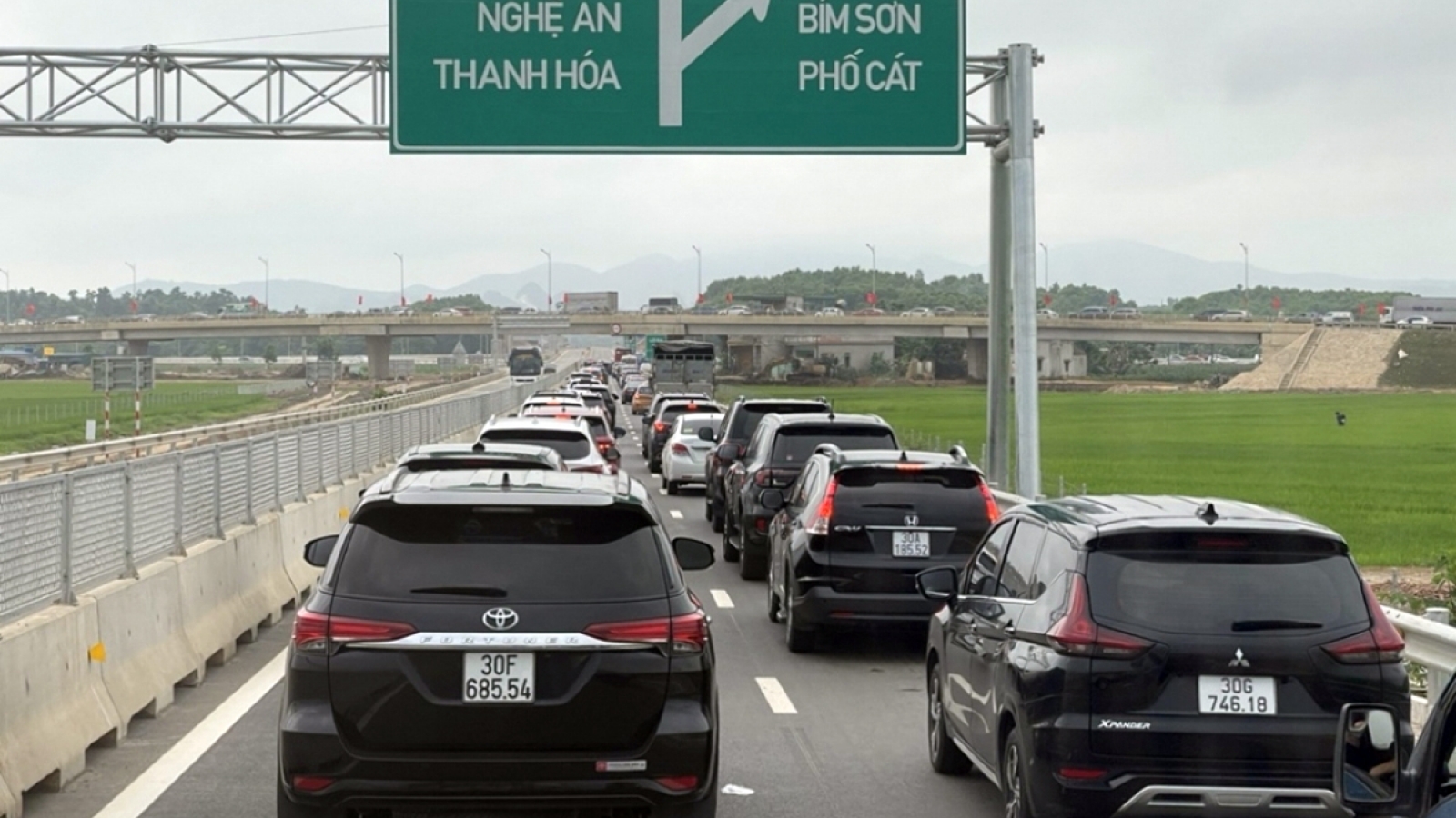Có xử lý xe chạy "rùa bò", gây khó khăn khi giữ khoảng cách an toàn trên cao tốc?
