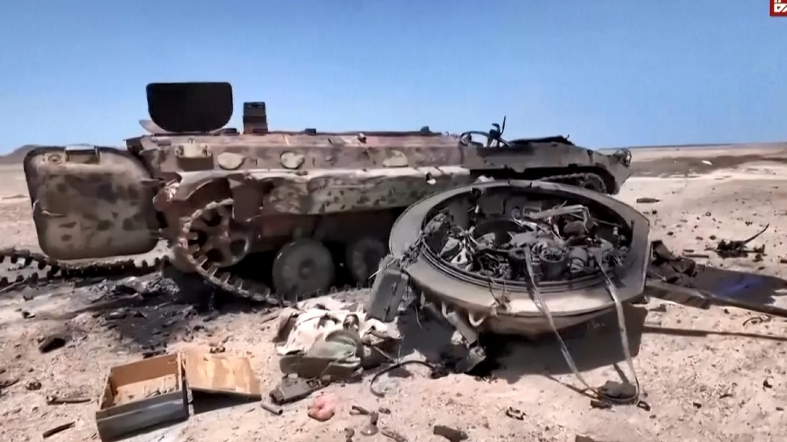 Houthi công bố video xe thiết giáp đối phương bị bắn cháy ở Yemen
