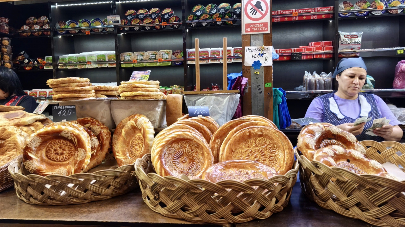 Bánh mì Tandir kể chuyện Trung Á giữa lòng nước Nga