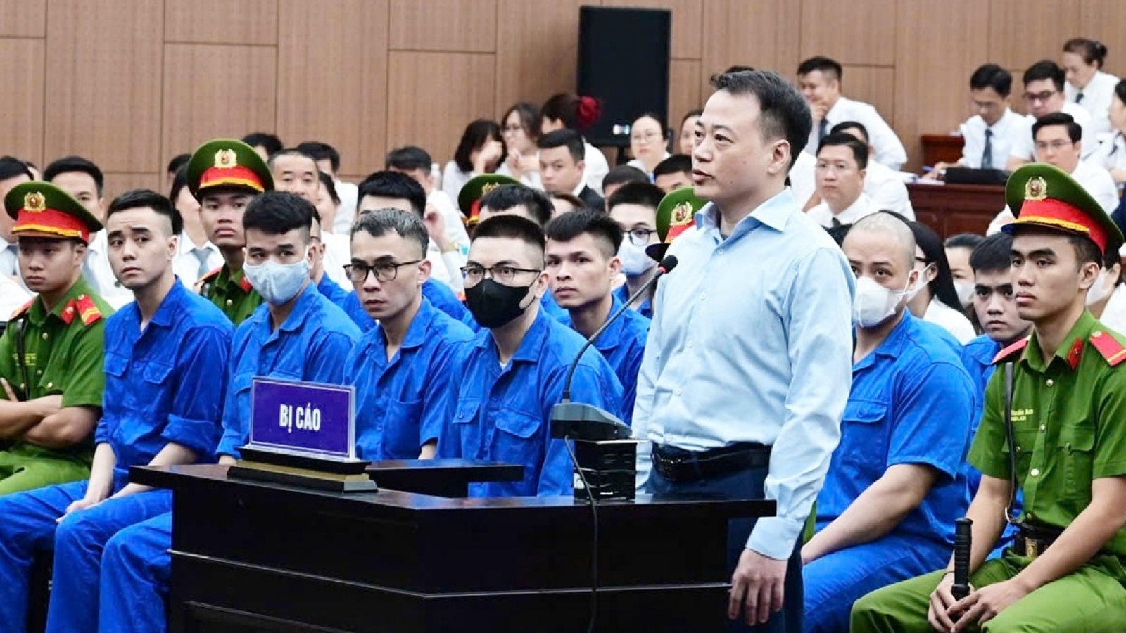 Khai báo trước tòa, bị cáo Nguyễn Hòa Bình thừa nhận sai phạm