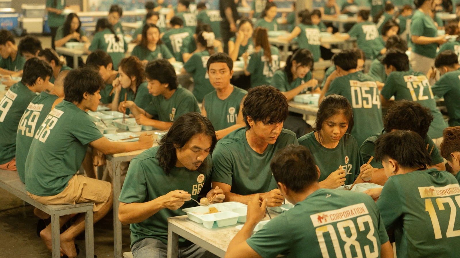 "Trại buôn người" cán mốc 200 tỷ đồng sau 1 tuần công chiếu