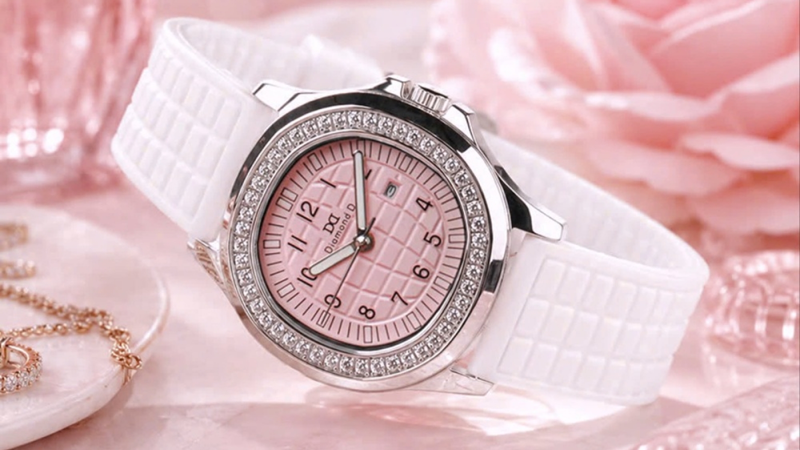 Đăng Quang Watch giảm tới 50% đồng hồ nữ, gợi ý quà tặng tinh tế