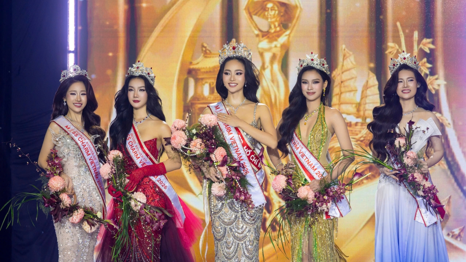 MC song ngữ cao 1m77 đăng quang Miss Charm Vietnam 2026