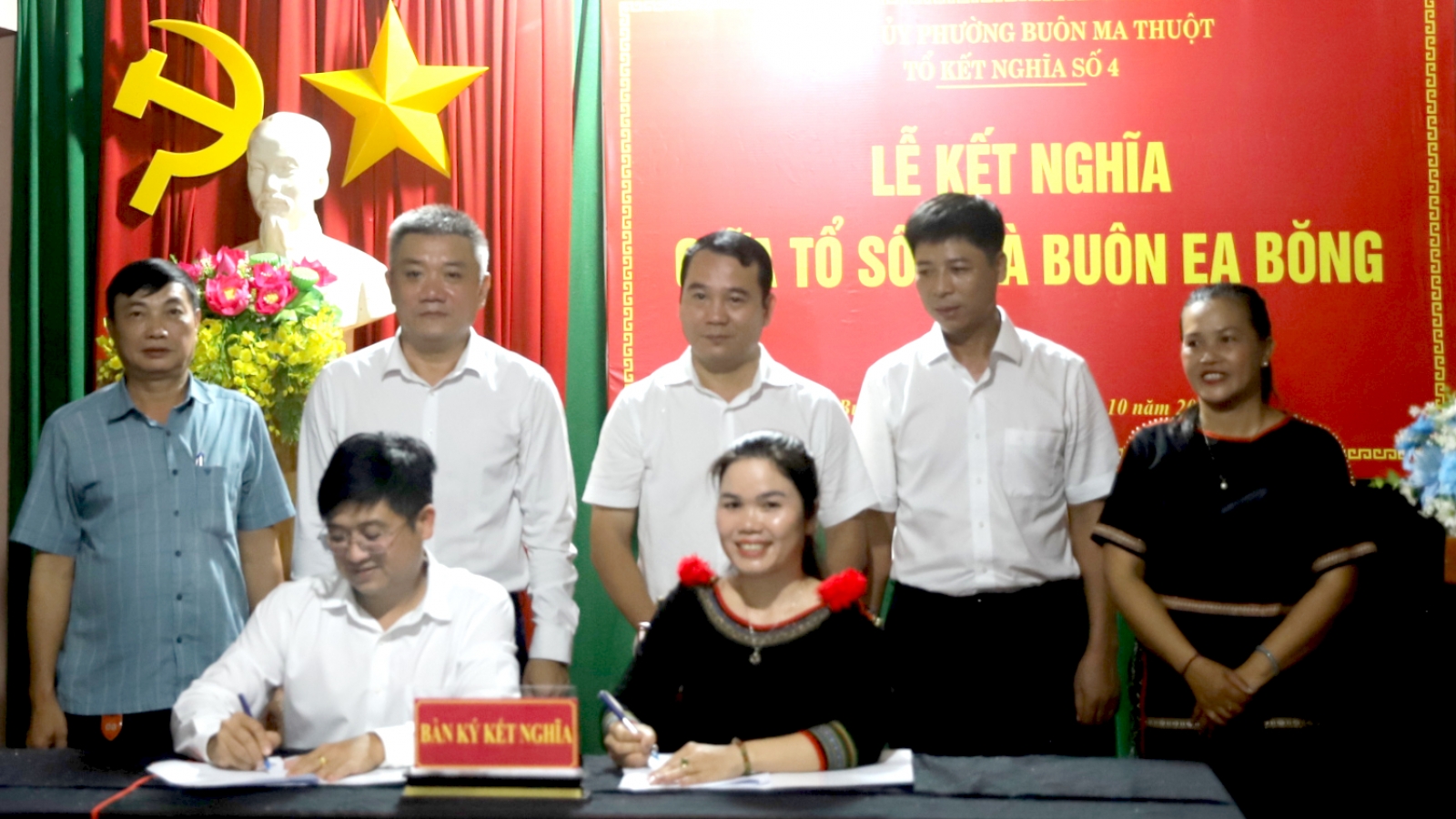 Lễ kết nghĩa đặc biệt tại buôn Ea Bŏng