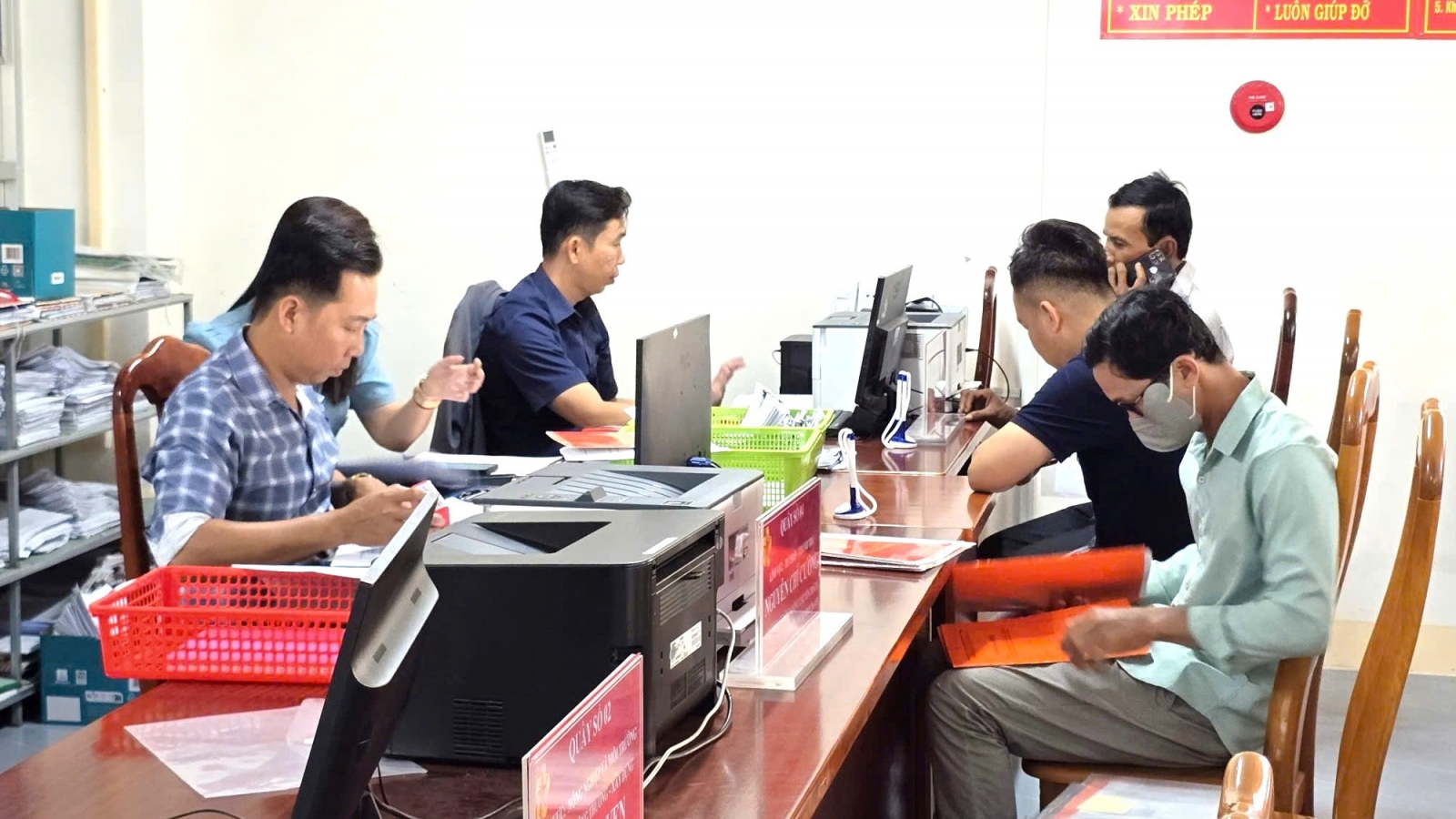 Cà Mau chi chế độ phụ cấp 55% công vụ cho cán bộ, công chức cấp xã trong tháng 10