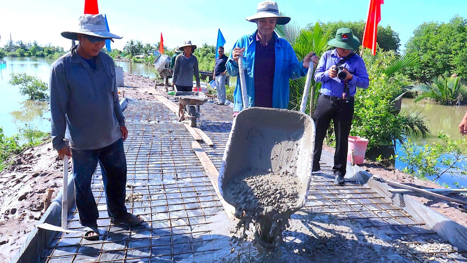 Sau phản ánh của VOV, Cà Mau khởi công tuyến đường phục vụ nhân dân