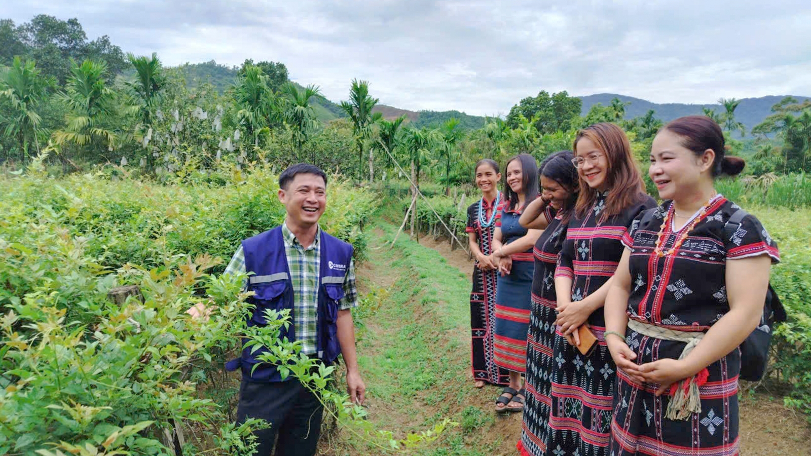 Phụ nữ miền núi Đà Nẵng làm giàu trên vùng đất khó