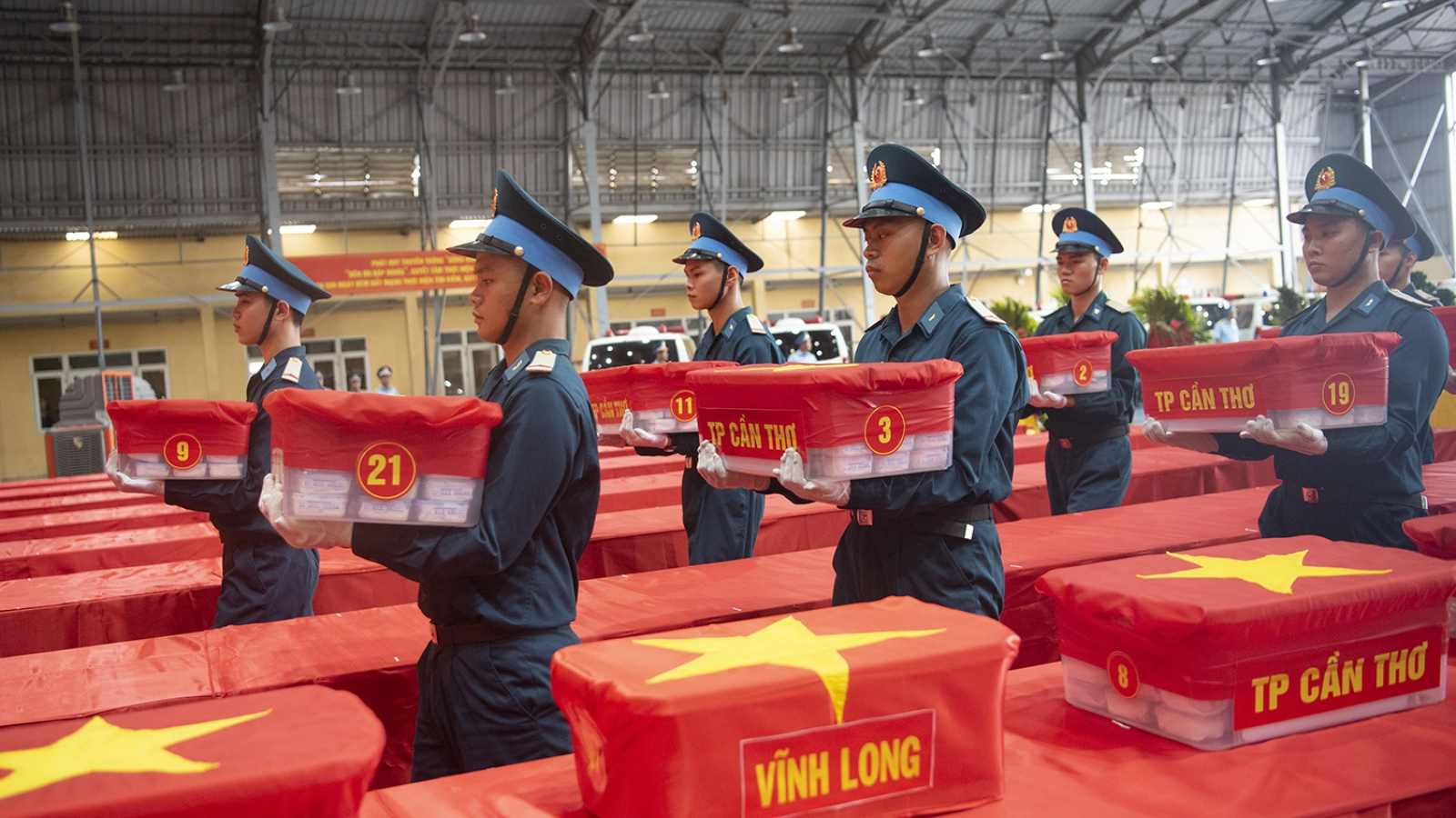 Lần đầu dùng máy bay quân sự đưa hơn 15.000 mẫu hài cốt liệt sĩ ra Hà Nội