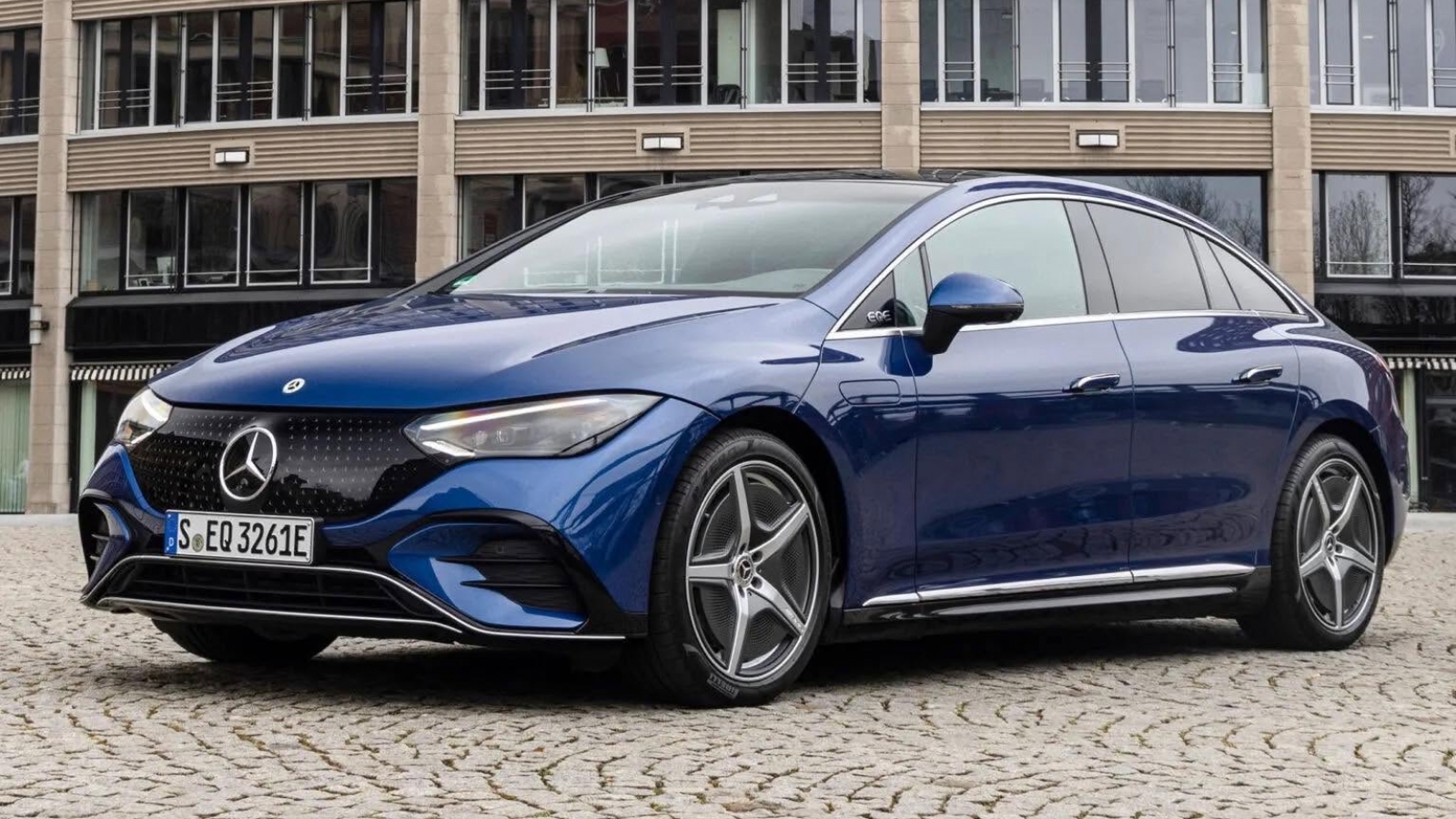 Mercedes-Benz khai tử EQE vì doanh số không như kỳ vọng