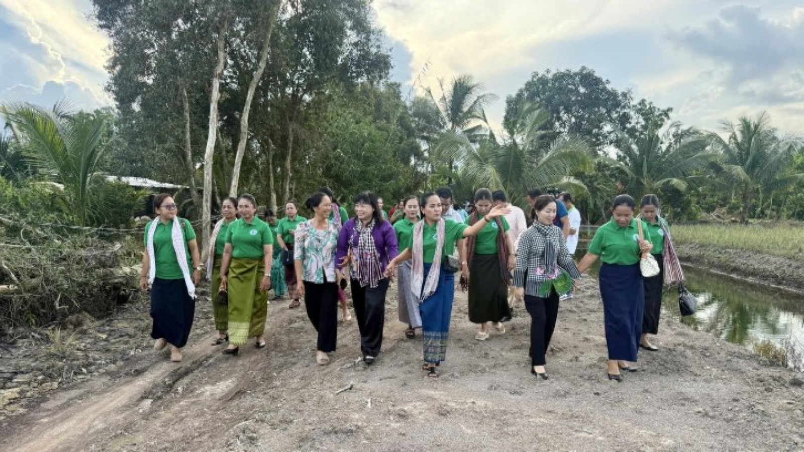 Dong Thap, Prey Veng sign agreement to protect women and children in border areas