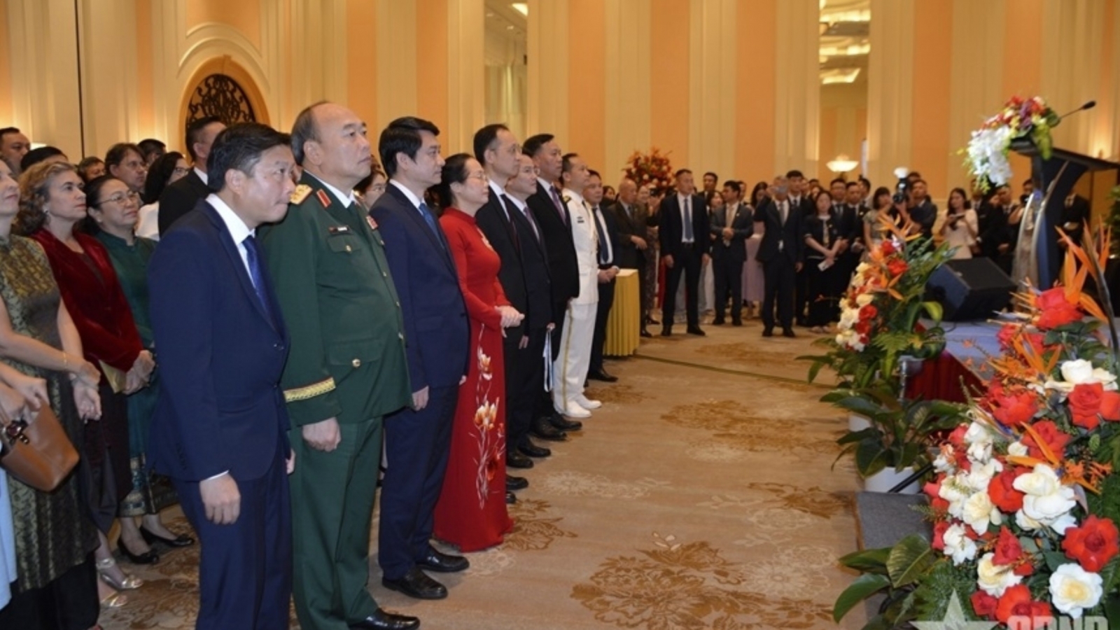 Vietnam, China propel relations toward shared future