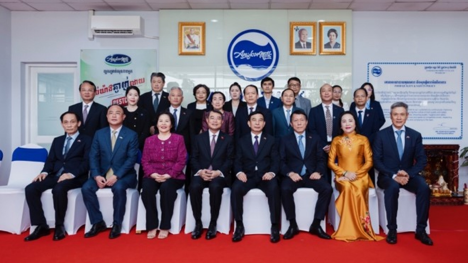 Thăm dự án đầu tư 51,7 triệu USD của Vinamilk tại Campuchia