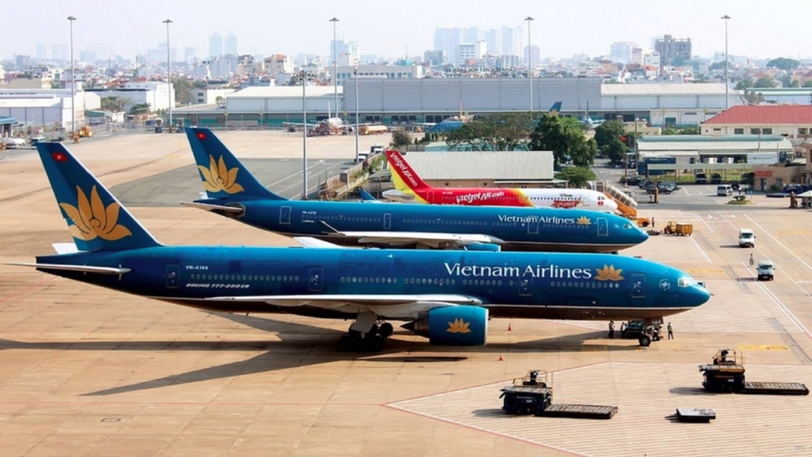 Tet air ticket market heats up amid persistent infrastructure bottlenecks
