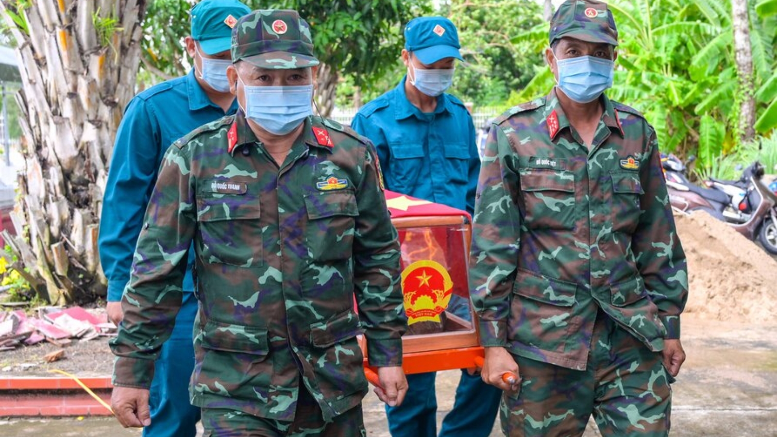An Giang hoàn thành lấy mẫu sinh phẩm tại hơn 15.000 phần mộ liệt sĩ
