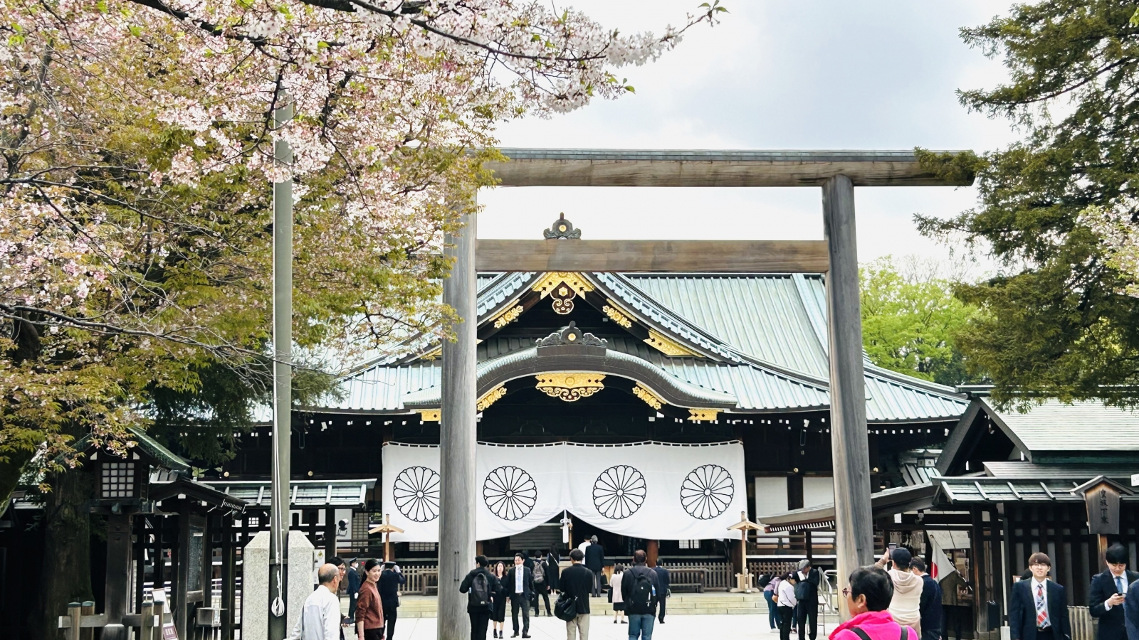 Khoảng 70 nhà lập pháp Nhật Bản đến dự Lễ hội mùa Thu tại đền Yasukuni
