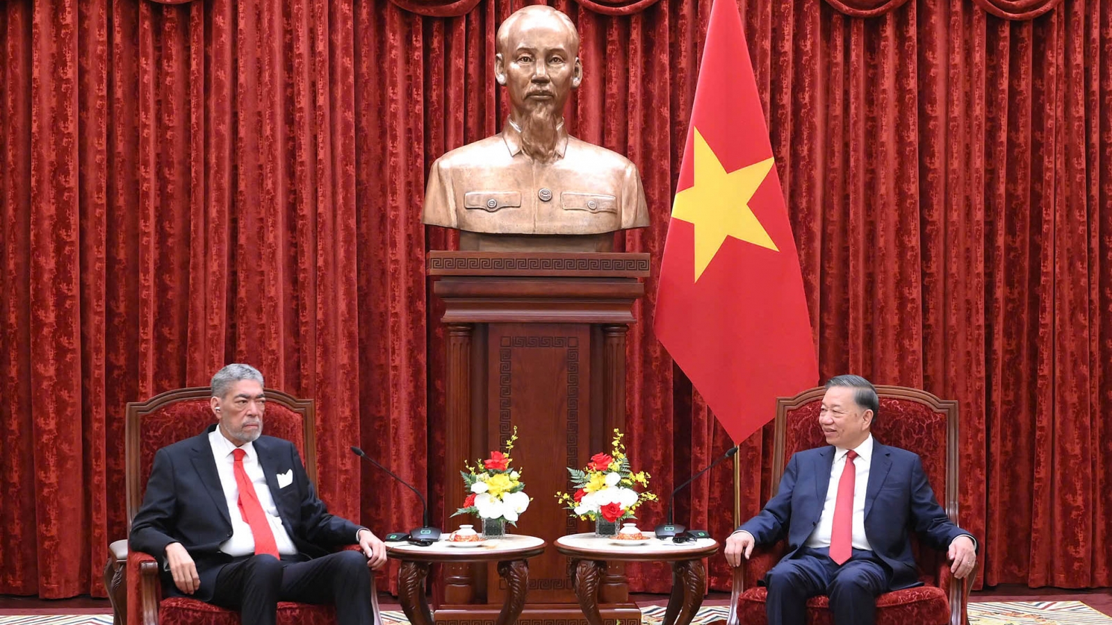 Tổng Bí thư, Chủ tịch nước tiếp Đoàn đại biểu cấp cao Đảng MIU Cộng hòa Dominica