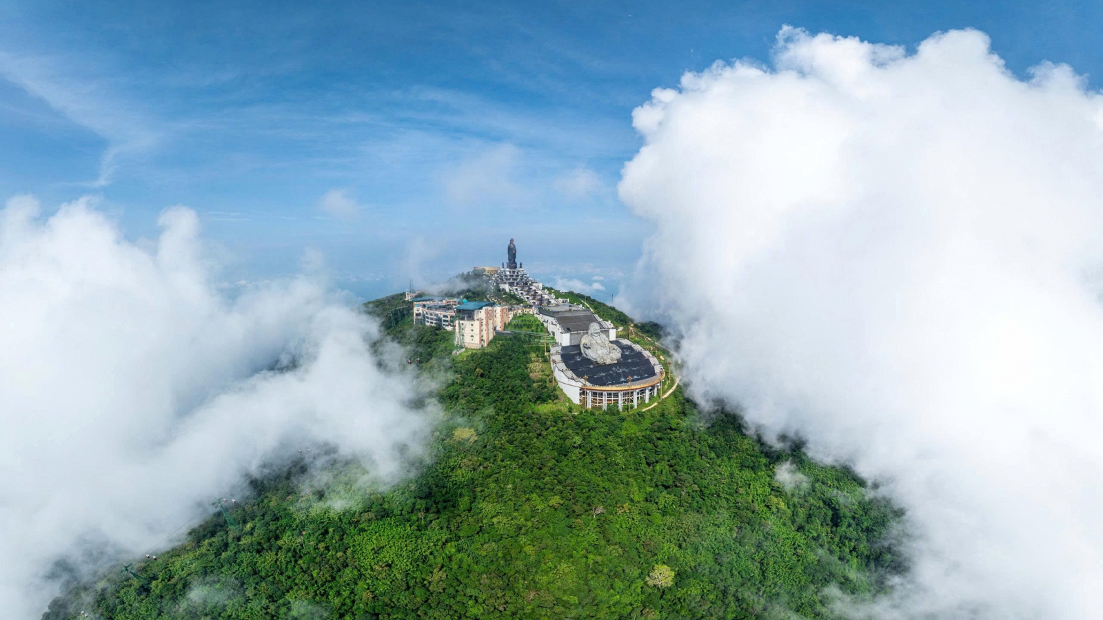Đến núi Bà Đen săn “nón mây” và trải nghiệm “sống chill” trên nóc nhà Nam Bộ