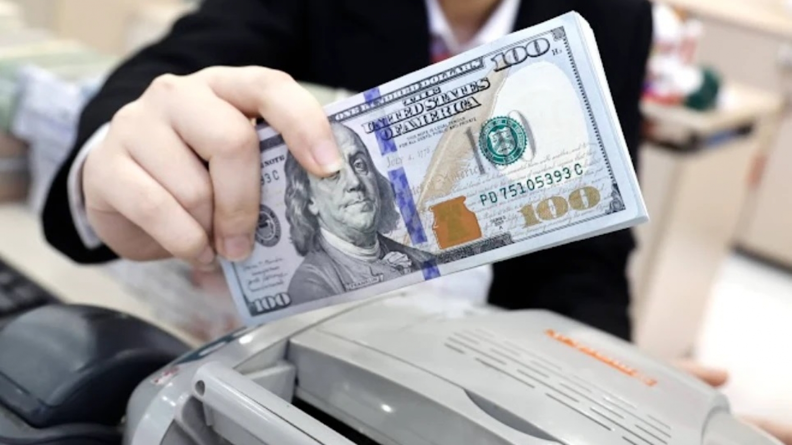 Tỷ giá USD hôm nay 4/10: Tỷ giá trung tâm ổn định ở mức 25.636 đồng/USD