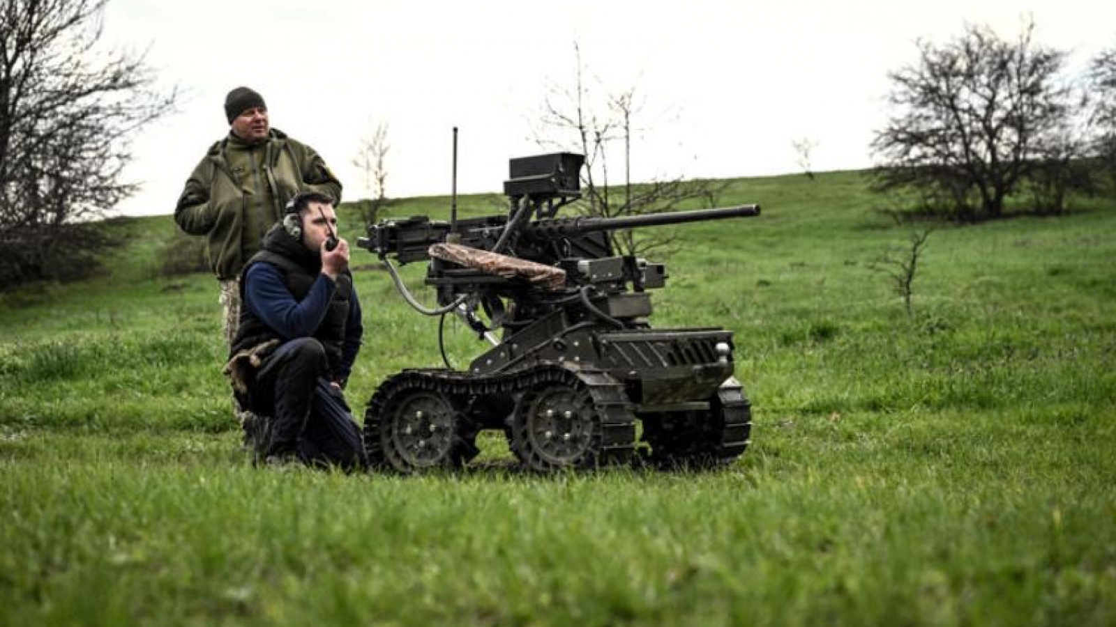 Ukraine biến robot thành “lính thép”, đưa súng chống tăng vào vùng tử địa