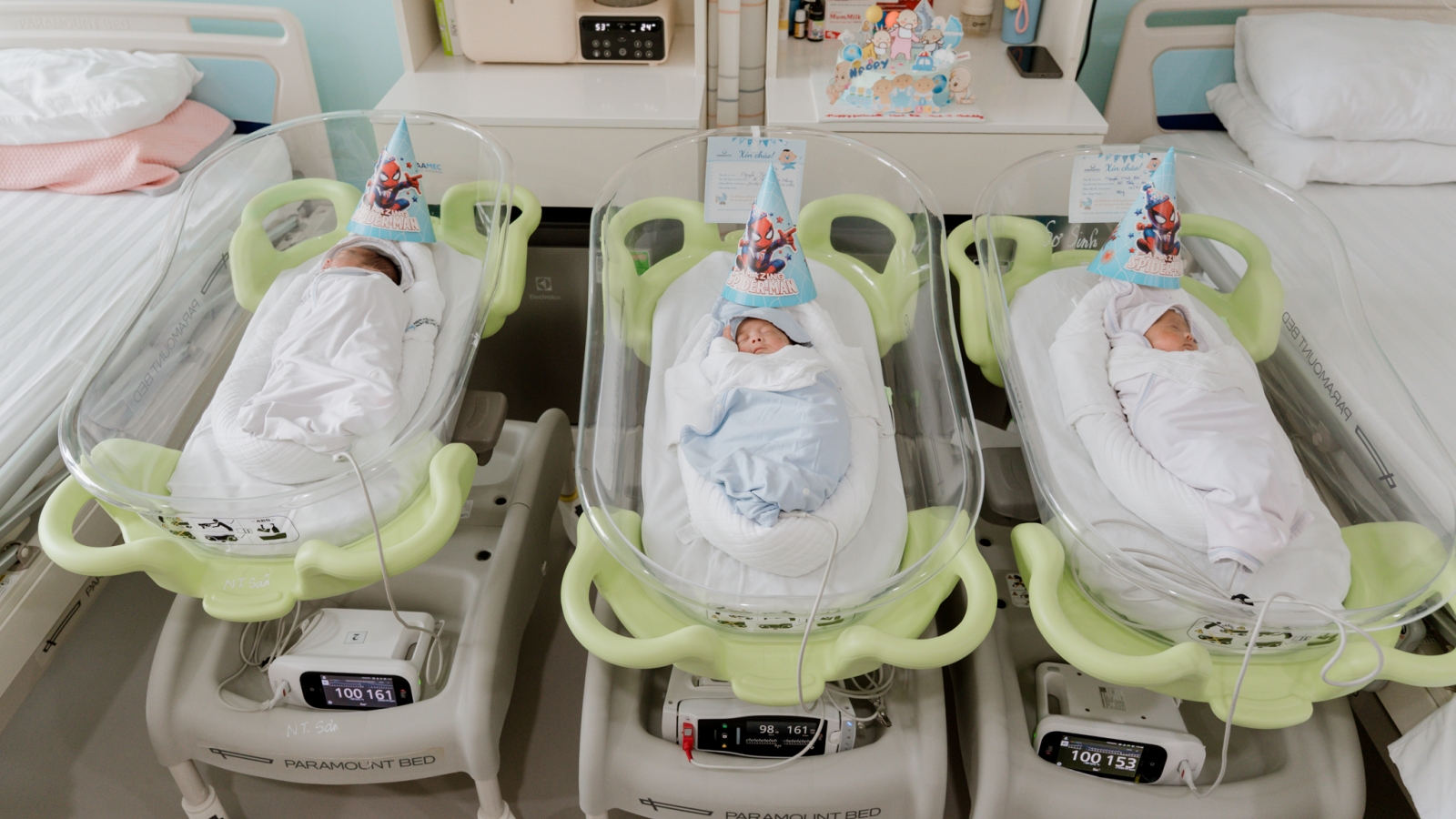 Kỳ tích 36 giờ giành lại cơ hội sống cho ca tam thai cực non hiếm gặp