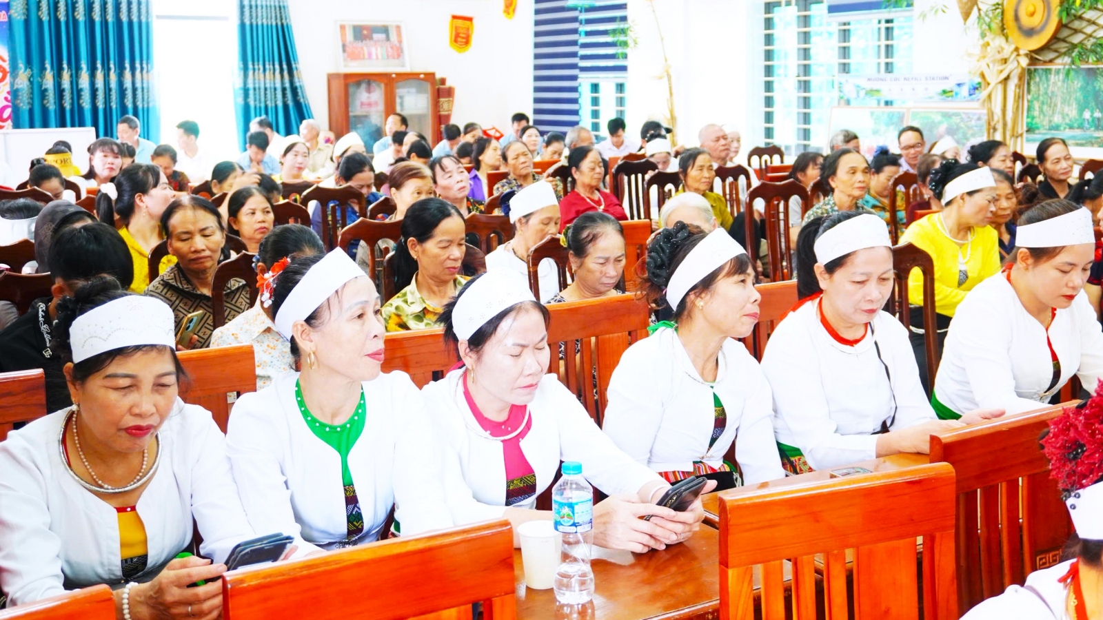 Giữ bản sắc, mở hướng làm giàu cho đồng bào dân tộc thiểu số