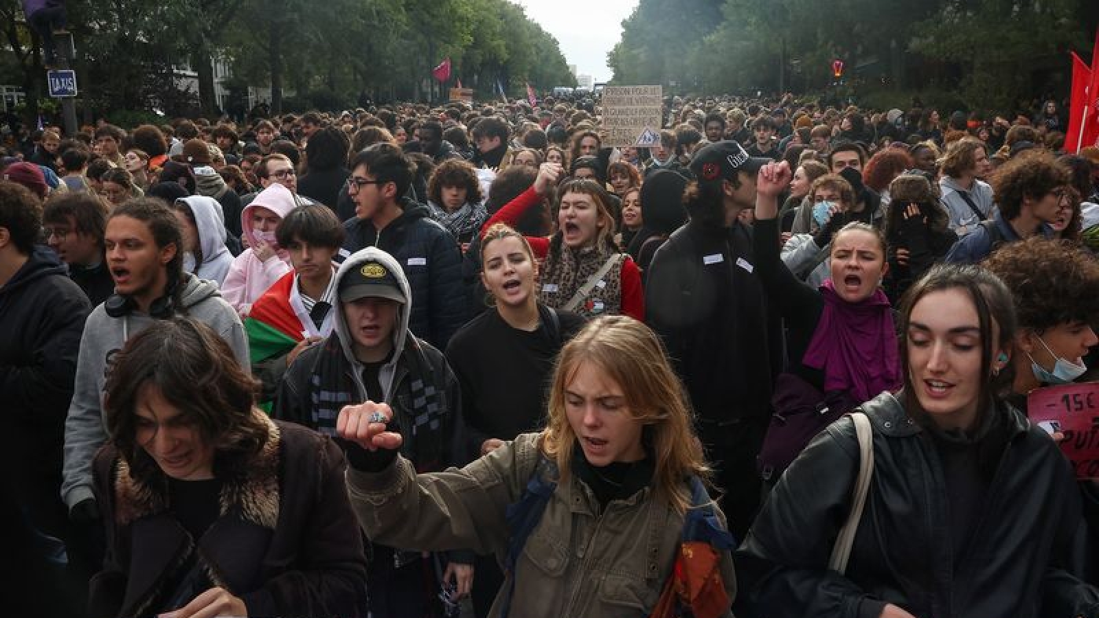 Pháp: Các tổ chức học sinh tiếp tục kêu gọi biểu tình sau cuộc gặp Tổng thống Macron
