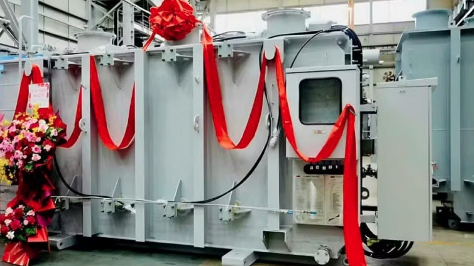 Quang Ninh firm exports first transformer shipment to the Philippines