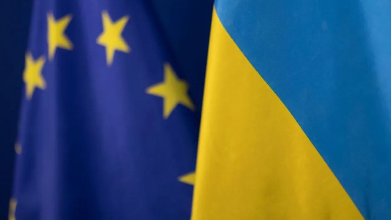 EU rót thêm 1,24 tỷ euro cho Ukraine giữa lúc xung đột leo thang