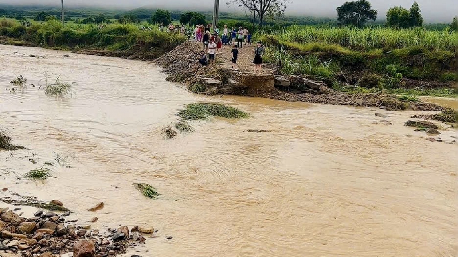 Mưa lớn gây ngập cục bộ, cảnh báo nguy cơ lũ quét ở Đắk Lắk