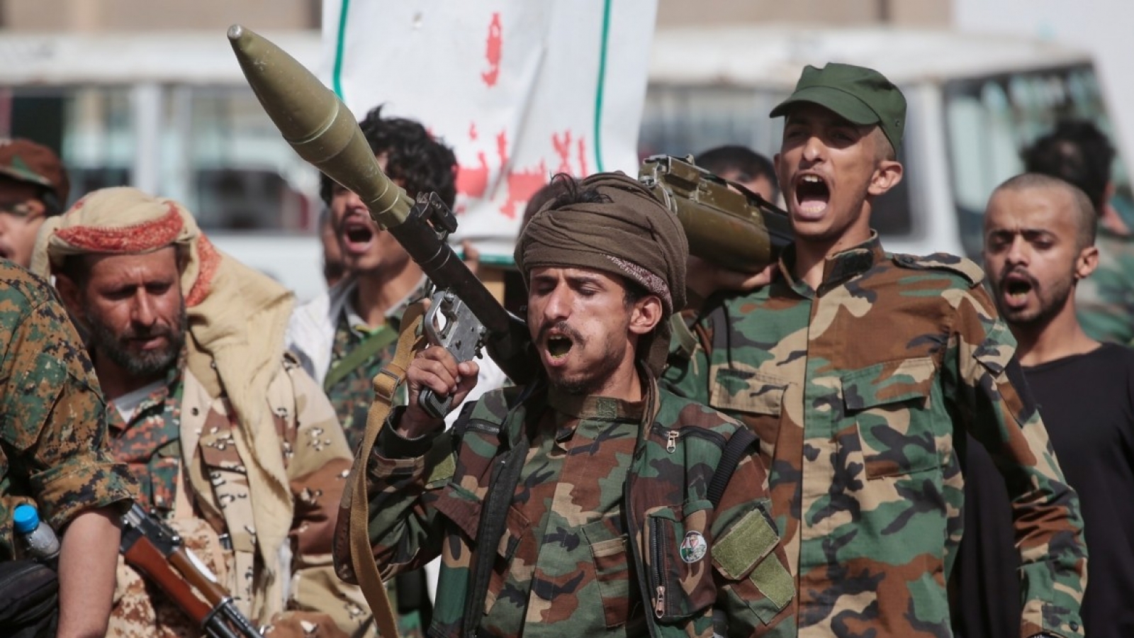 Yemen loại hơn 1.500 chiến binh Houthi trong 24h