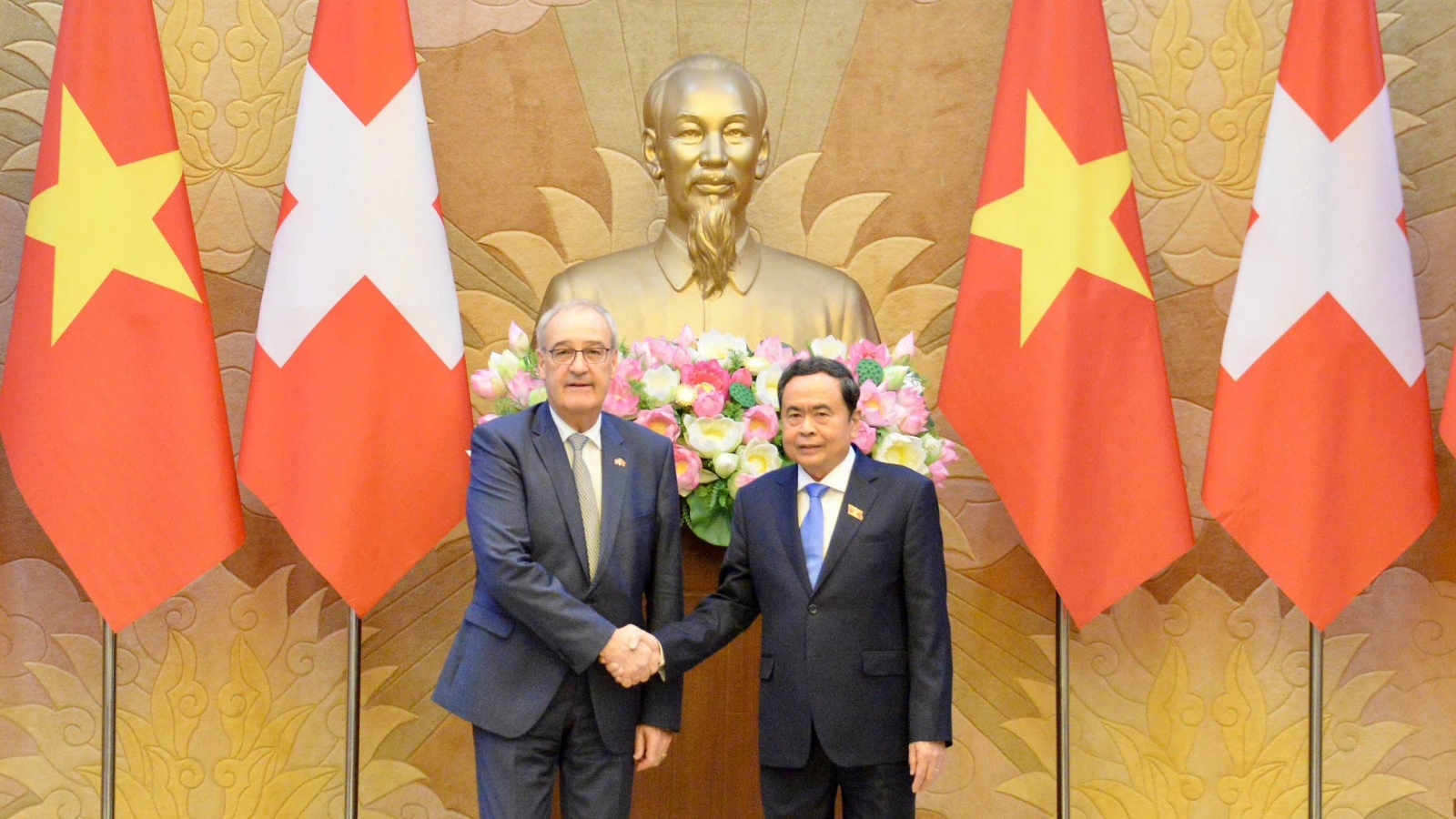 Chủ tịch Quốc hội Trần Thanh Mẫn hội kiến Tổng thống Thụy Sĩ Guy Parmelin