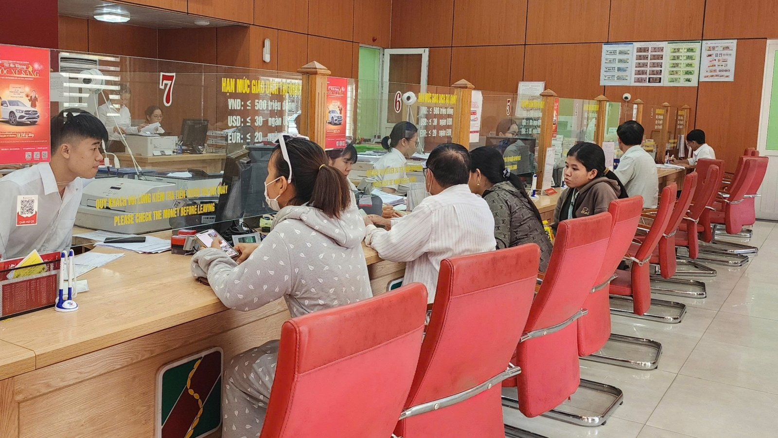 Agribank Chi nhánh Huế đẩy mạnh số hóa dịch vụ ngân hàng