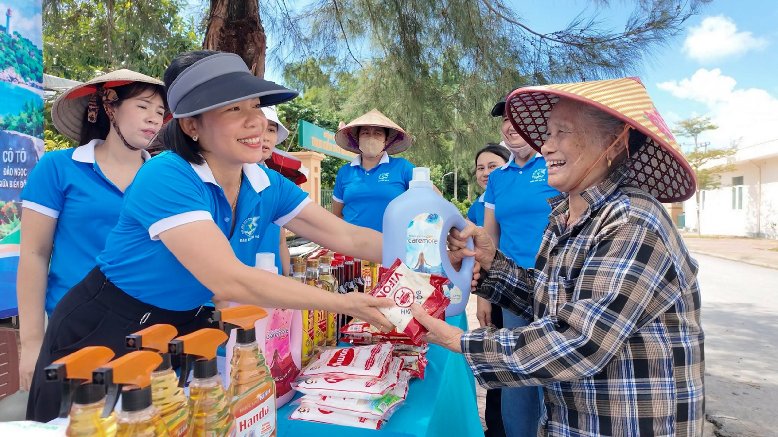 Giữ sạch biển Cô Tô (Quảng Ninh): Từ gian bếp tới khoang tàu