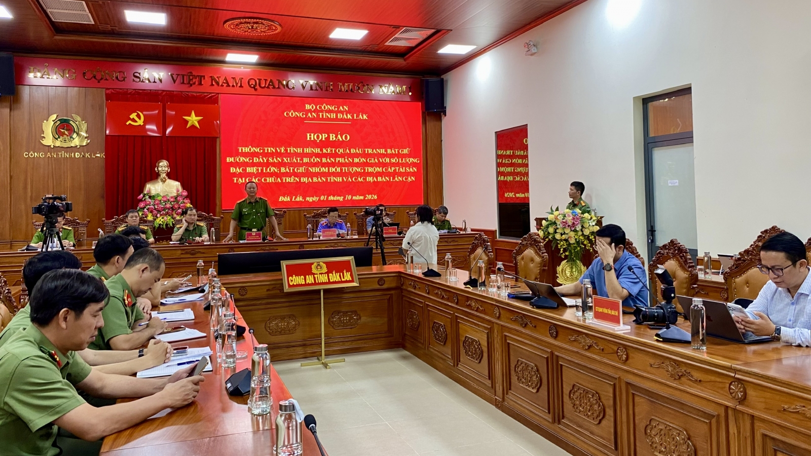Đắk Lắk: Triệt phá đường dây phân bón giả hơn 24.000 tấn, thu lợi bất chính hơn 60 tỷ đồng