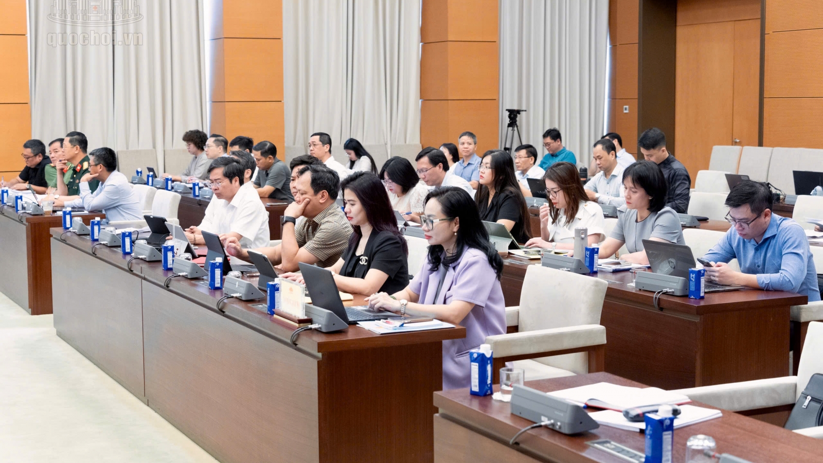 Ủy ban Thường vụ Quốc hội cho ý kiến về dự án Luật Nhà ở (sửa đổi)
