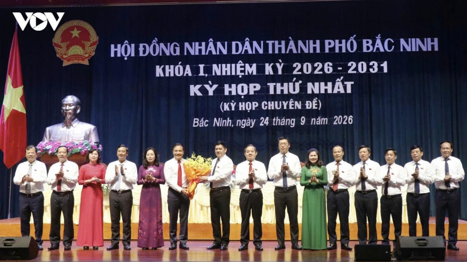 Phê chuẩn kết quả bầu Phó Chủ tịch UBND thành phố Bắc Ninh và tỉnh Hưng Yên