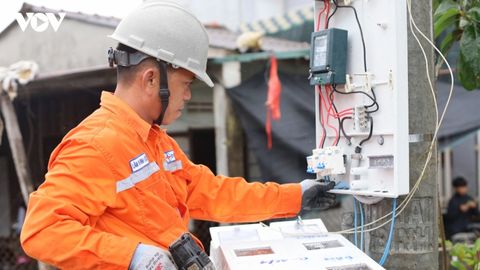 Sửa Luật Điện lực: Đề xuất hỗ trợ tiền điện cho người yếu thế, minh bạch giá điện