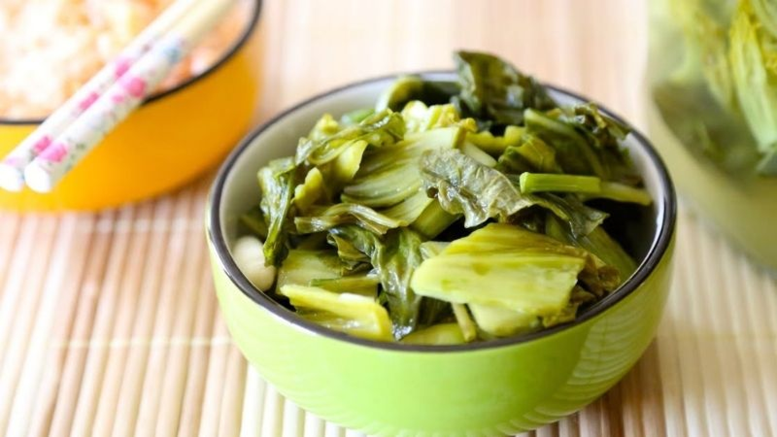 Dưa muối ngon miệng, nhưng ăn nhiều có tốt cho sức khỏe?