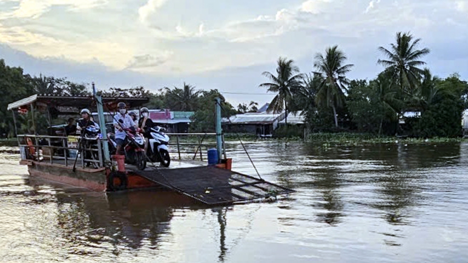 Sau vụ lật phà tự chế, Cần Thơ rà soát toàn bộ phương tiện thủy